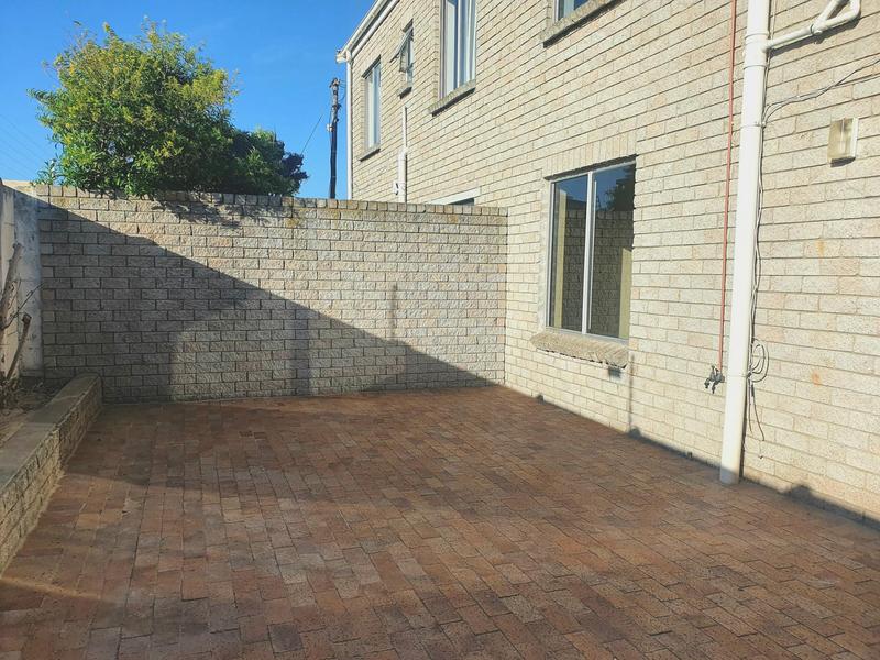 To Let 3 Bedroom Property for Rent in Bloubergstrand Western Cape